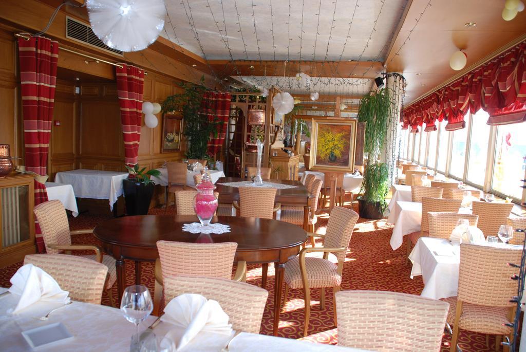 Hotel Restaurant Le Bellevue Montrichard 3 Etoiles Dış mekan fotoğraf